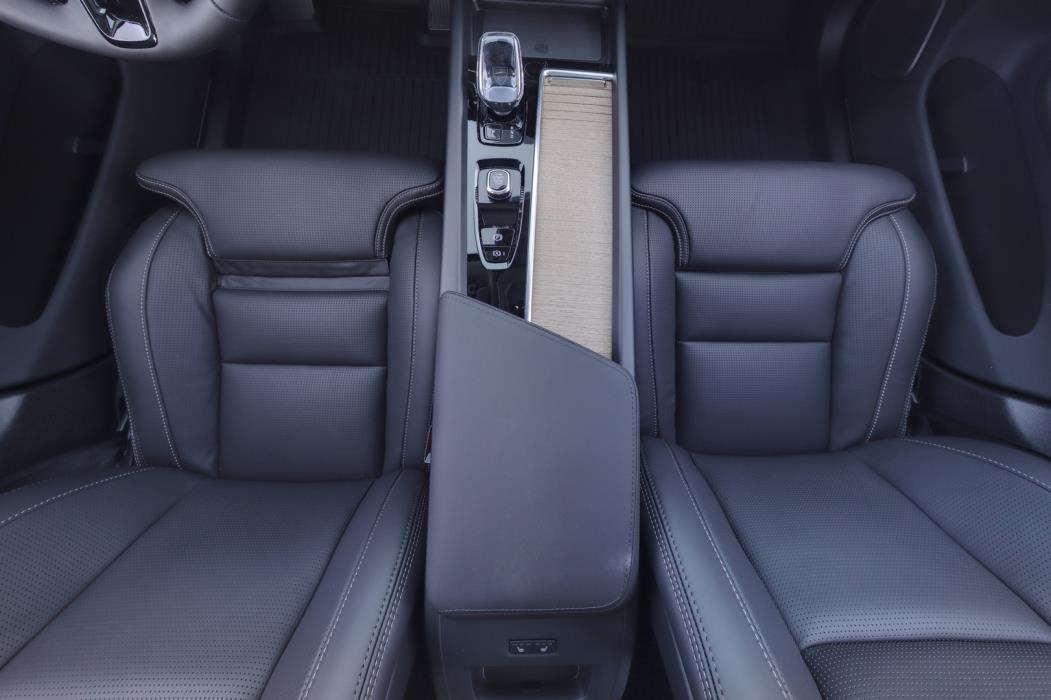 VOLVO XC60 2026
