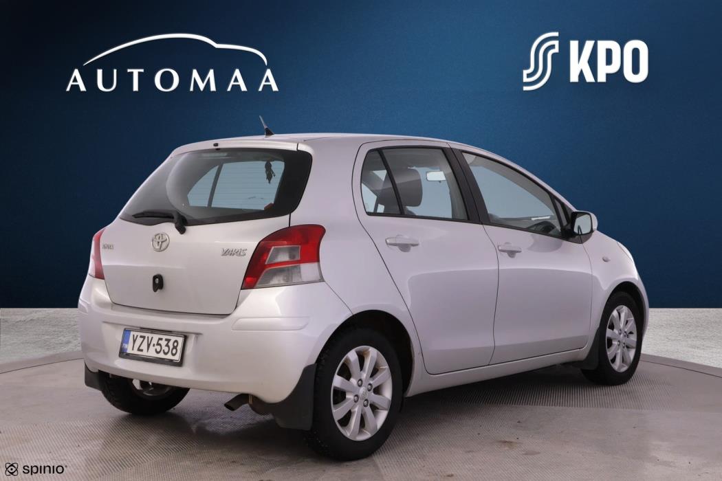 TOYOTA Yaris 2010