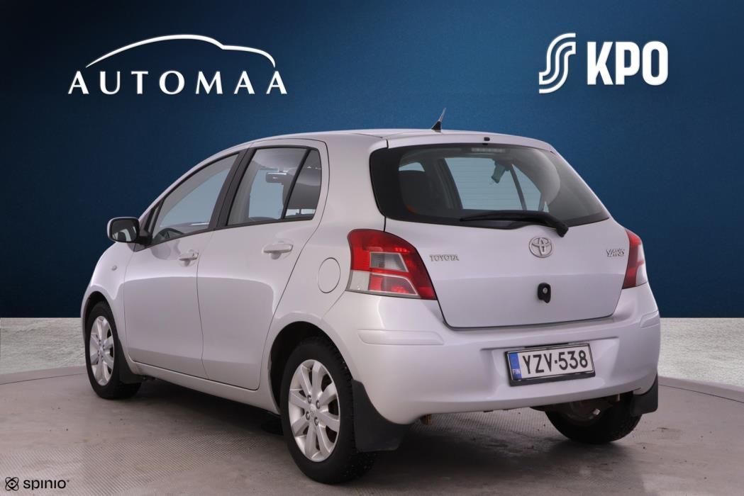 TOYOTA Yaris 2010