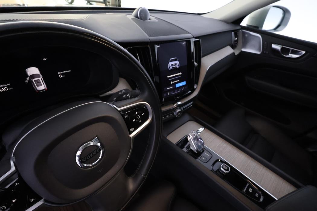 VOLVO XC60 2022