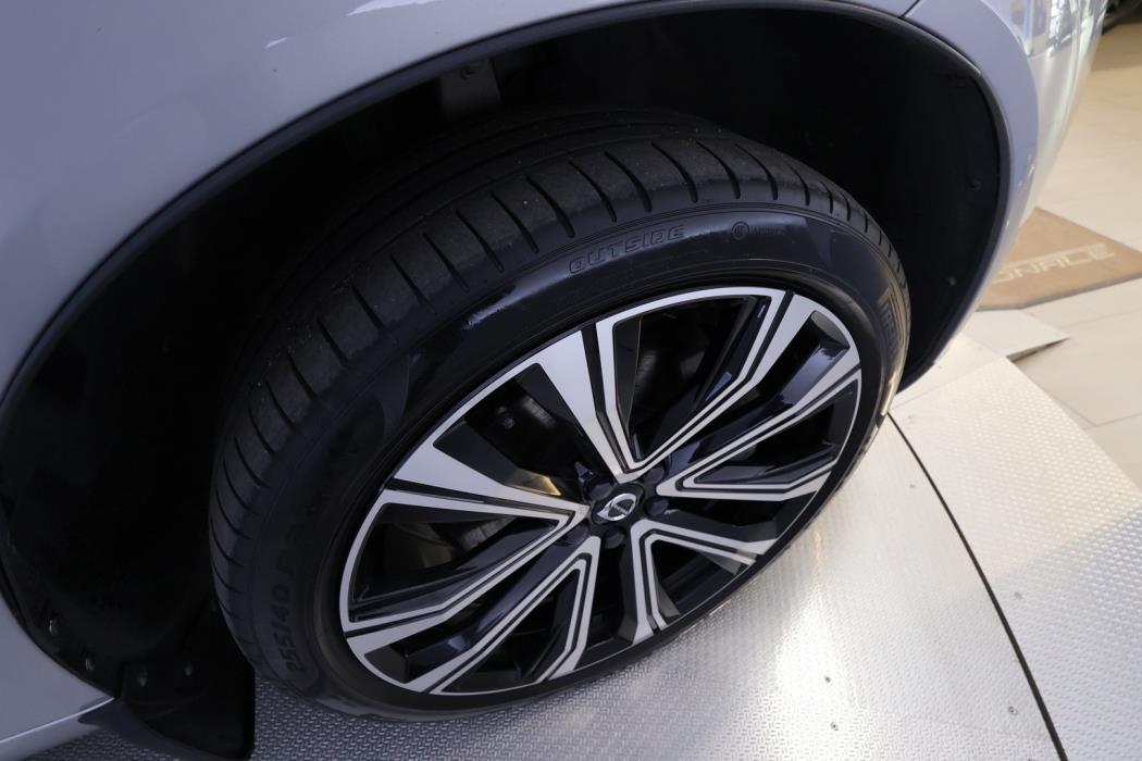 VOLVO XC60 2022