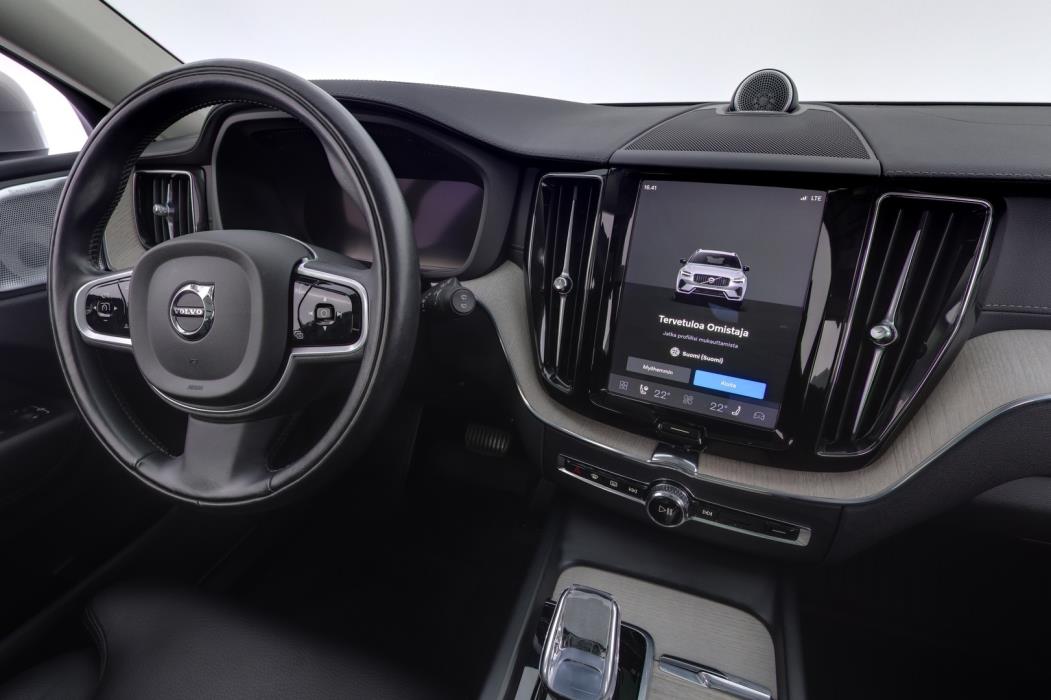 VOLVO XC60 2022