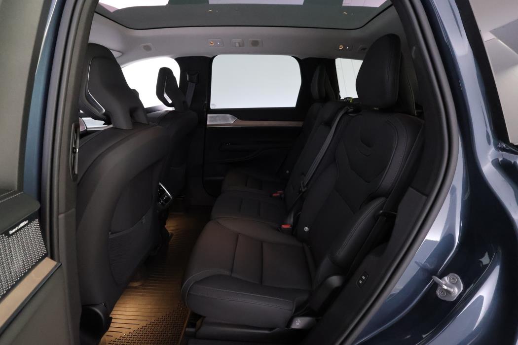 VOLVO EX90 2025