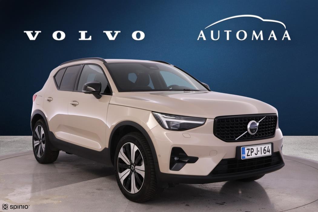 VOLVO XC40 2024