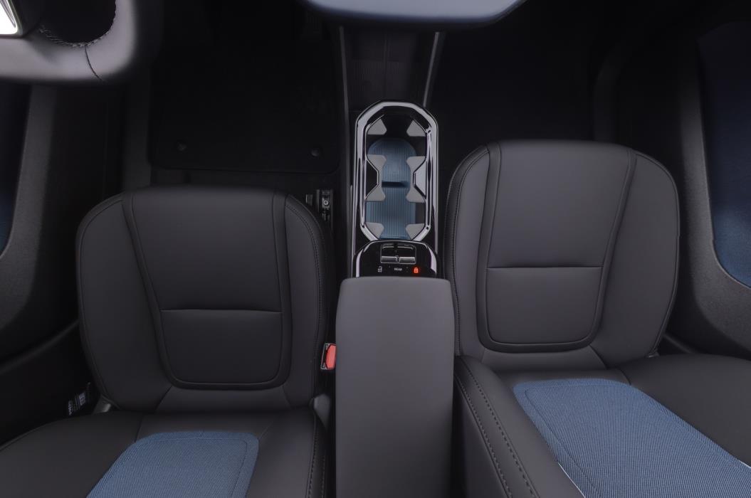 VOLVO EX30 2026