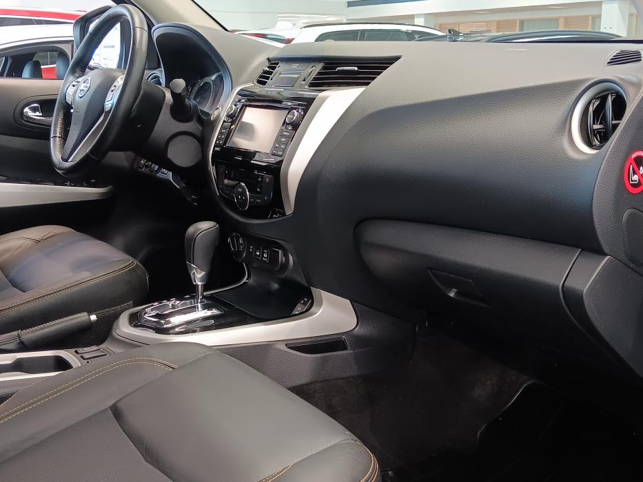 NISSAN Navara 2019