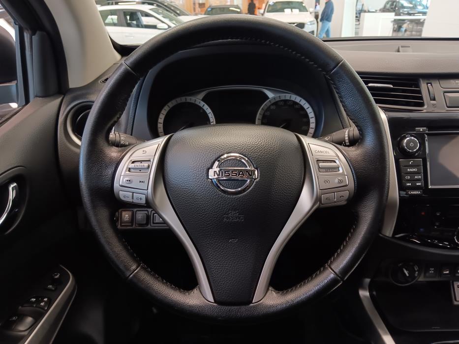 NISSAN Navara 2019