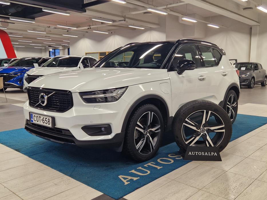 VOLVO XC40 2020