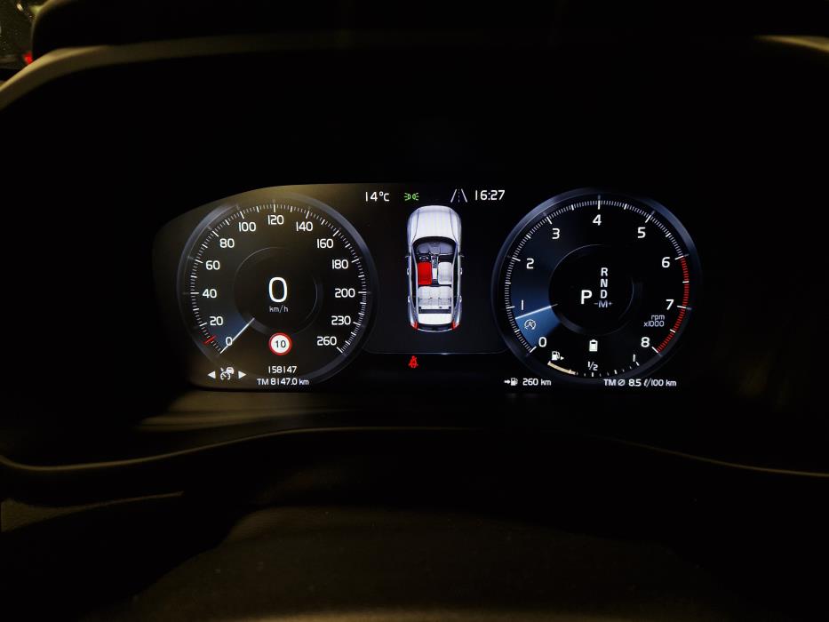 VOLVO XC40 2021