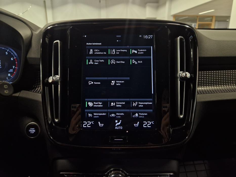 VOLVO XC40 2021