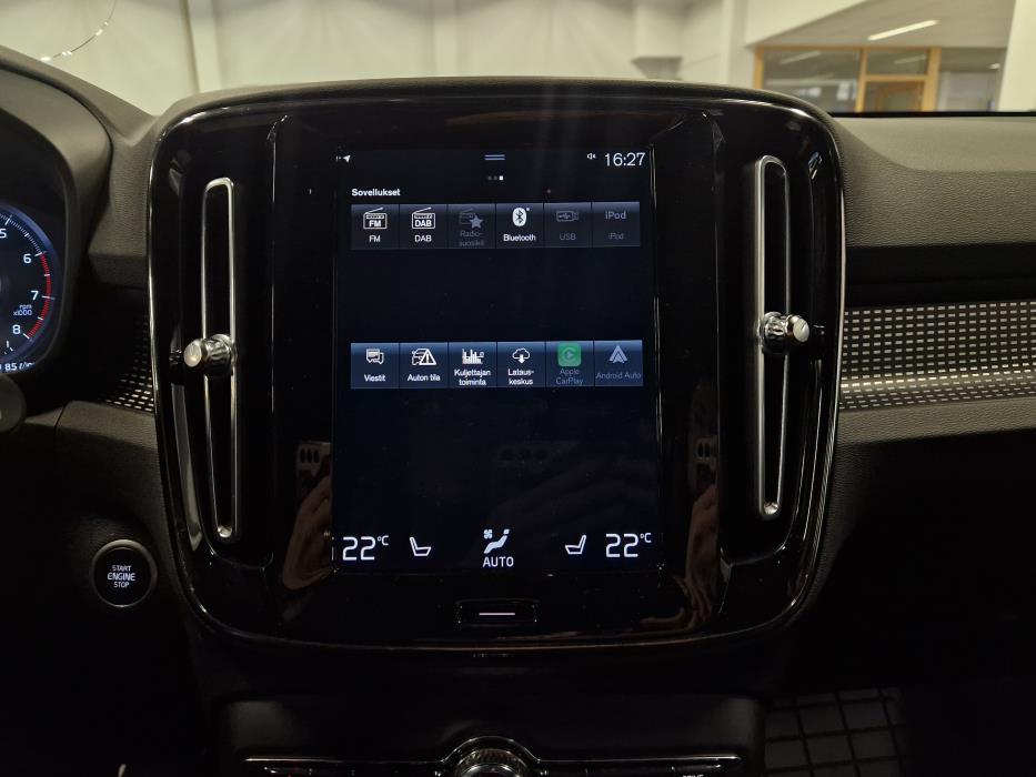 VOLVO XC40 2021