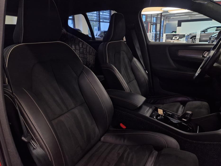 VOLVO XC40 2021