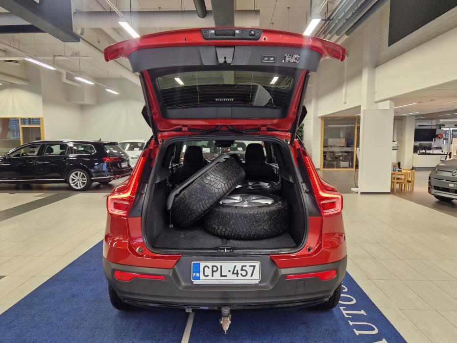 VOLVO XC40 2021