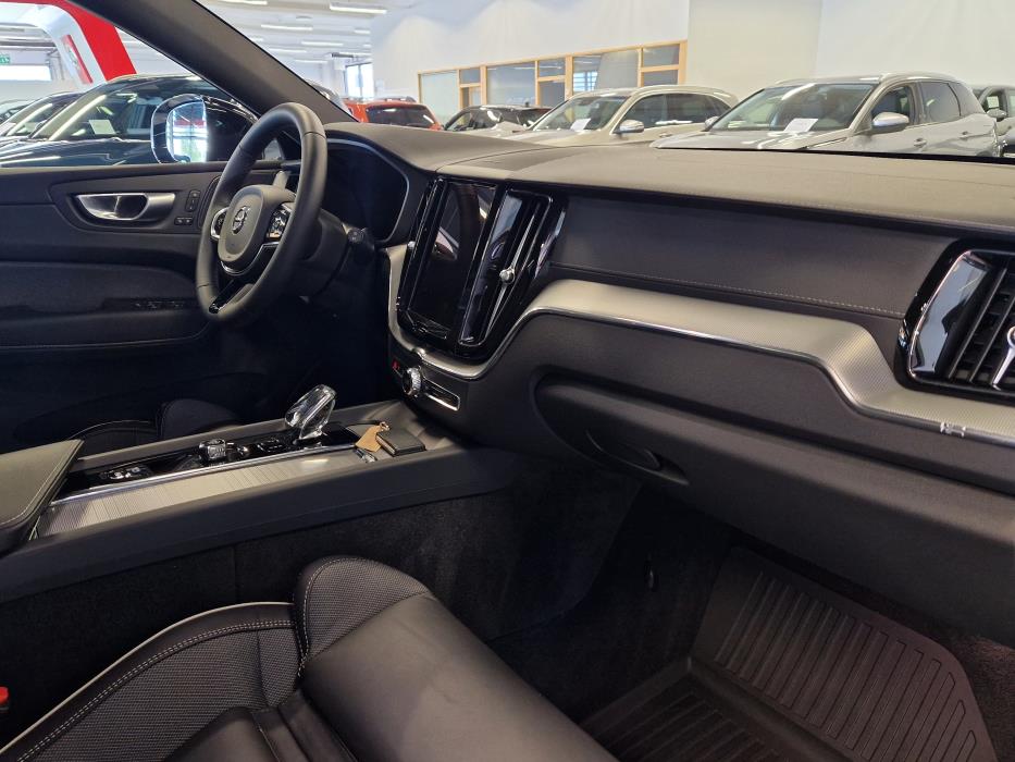 VOLVO XC60 2024
