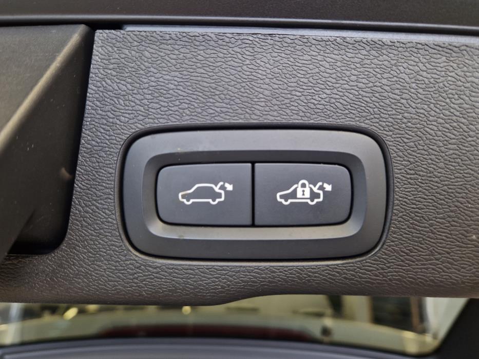 VOLVO XC60 2024