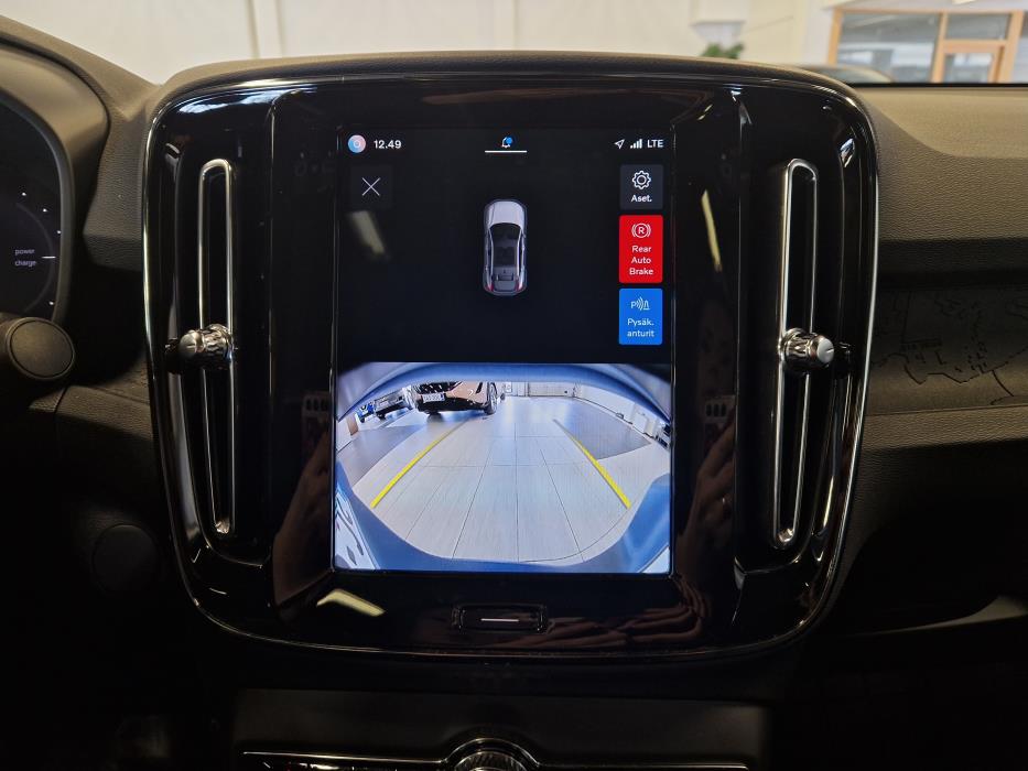 VOLVO C40 2024