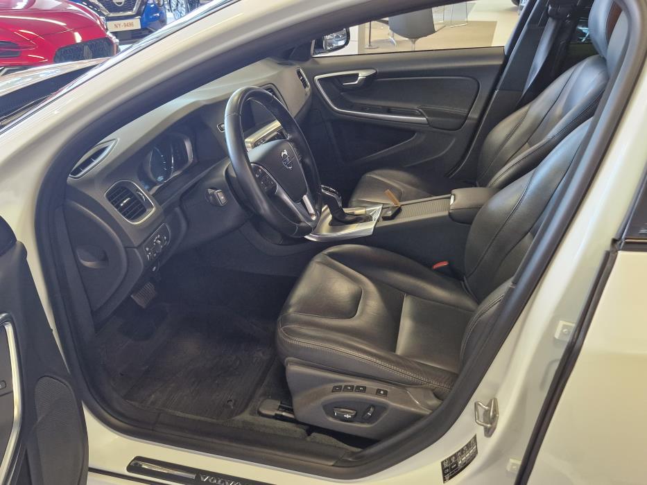 VOLVO V60 Cross Country 2016