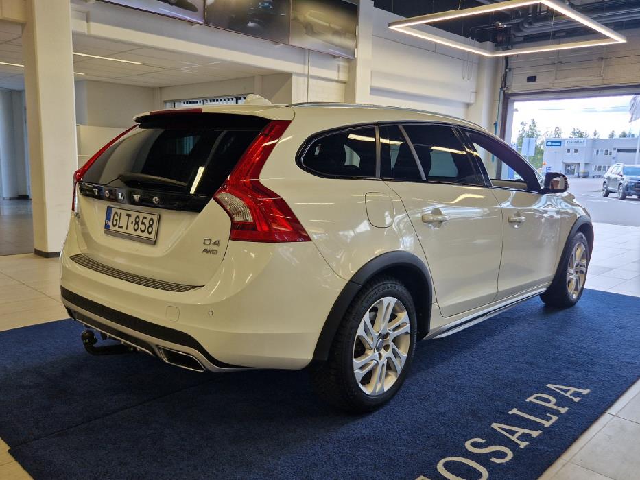 VOLVO V60 Cross Country 2016