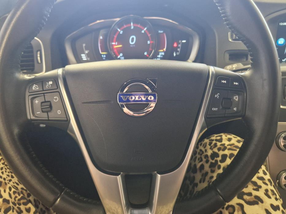 VOLVO V60 Cross Country 2016