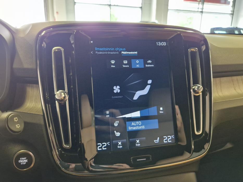 VOLVO XC40 2020