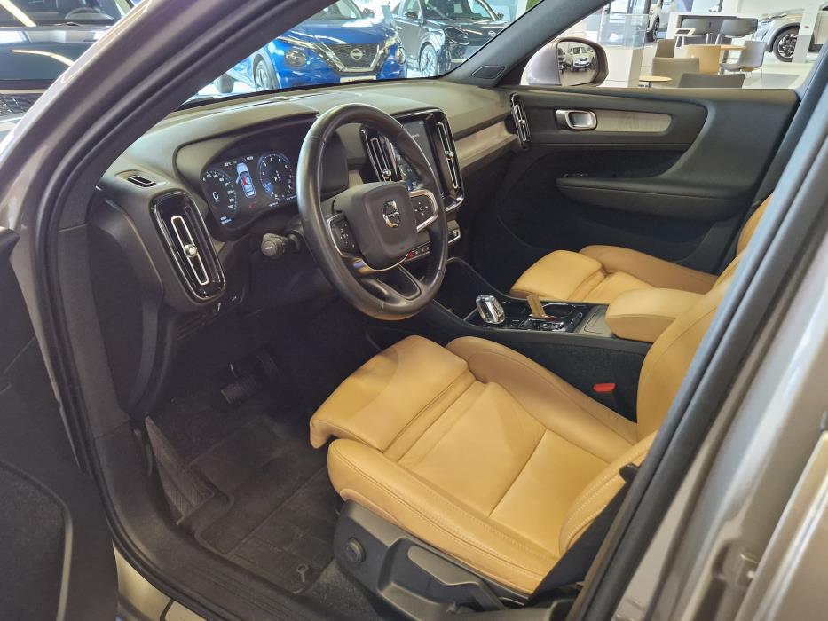 VOLVO XC40 2020