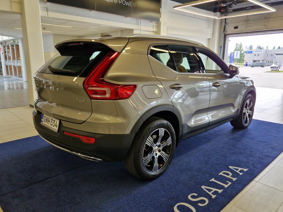 VOLVO XC40 2020