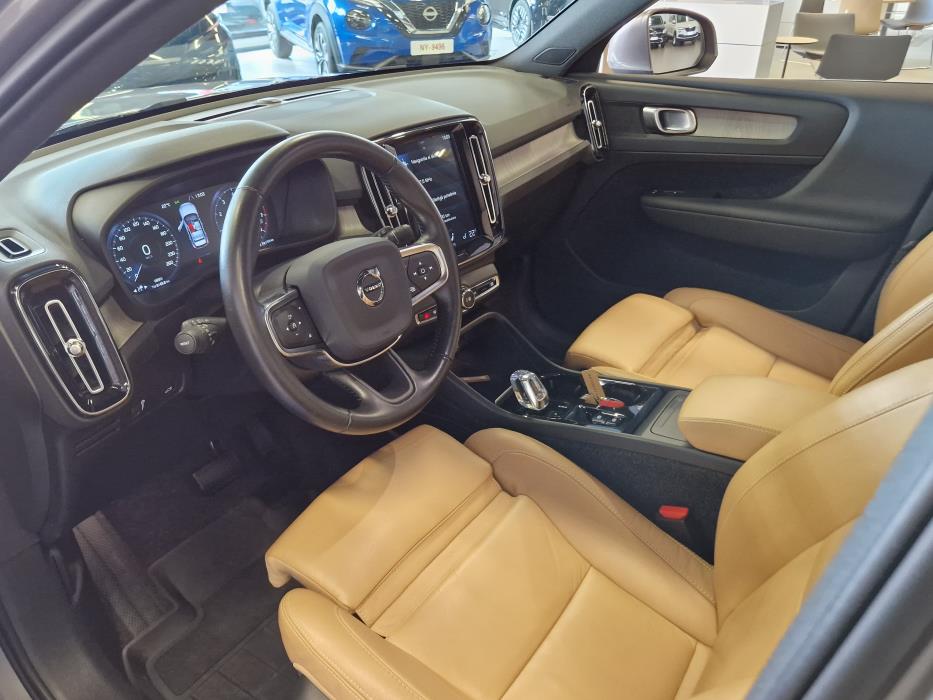VOLVO XC40 2020
