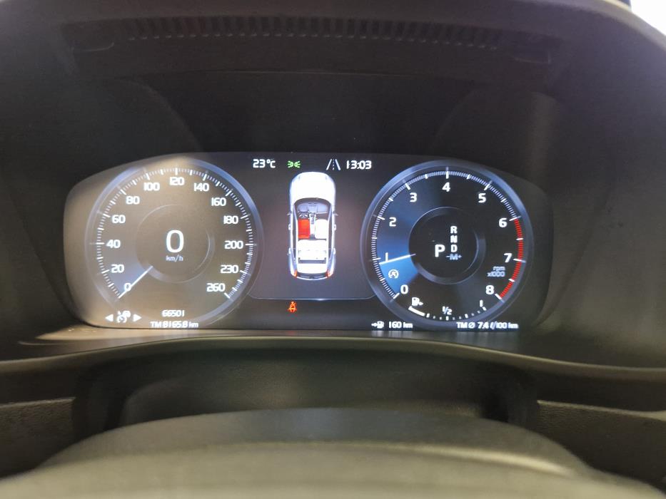 VOLVO XC40 2020