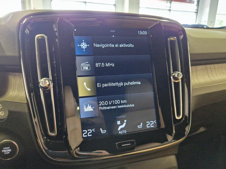 VOLVO XC40 2020