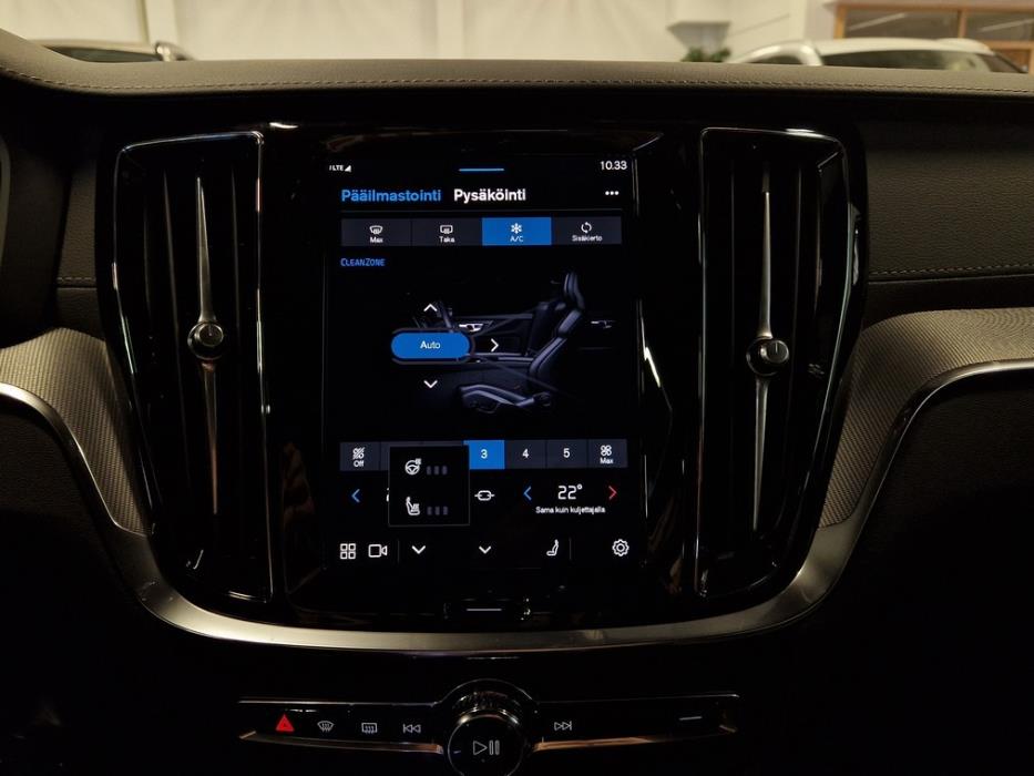 VOLVO V60 2025