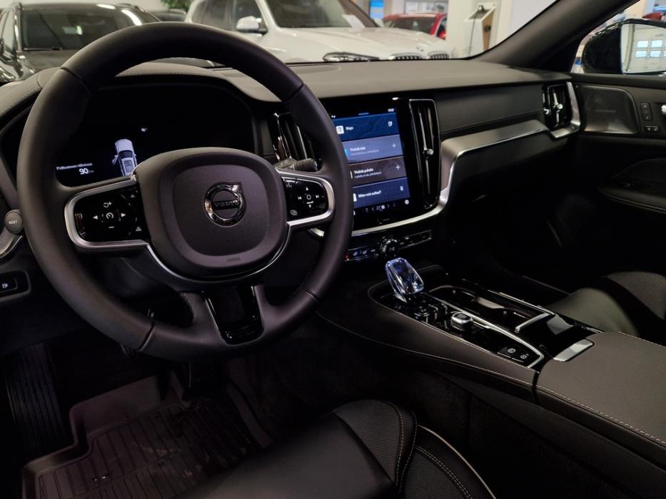 VOLVO V60 2025