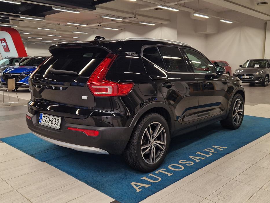 VOLVO XC40 2021