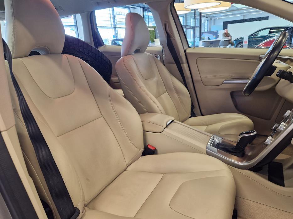 VOLVO XC60 2017