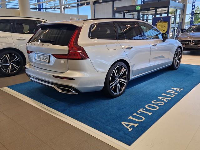 VOLVO V60 2022