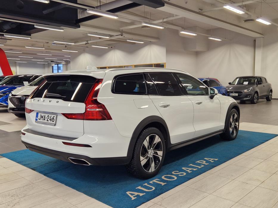 VOLVO V60 Cross Country 2021