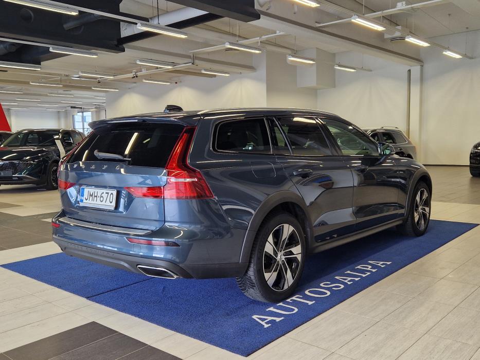 VOLVO V60 Cross Country 2022