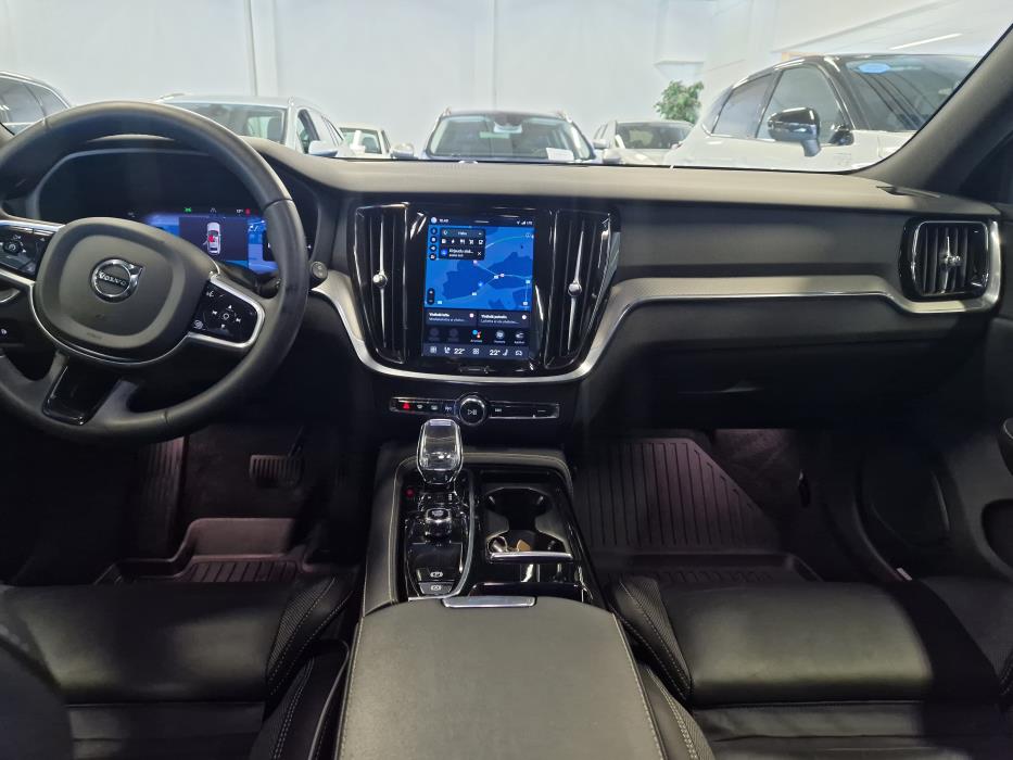 VOLVO V60 2023