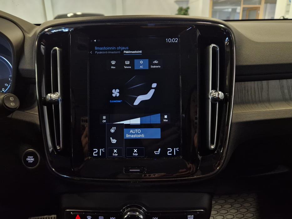 VOLVO XC40 2020