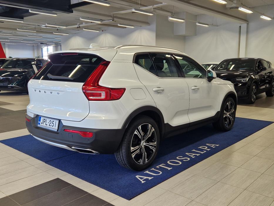 VOLVO XC40 2020