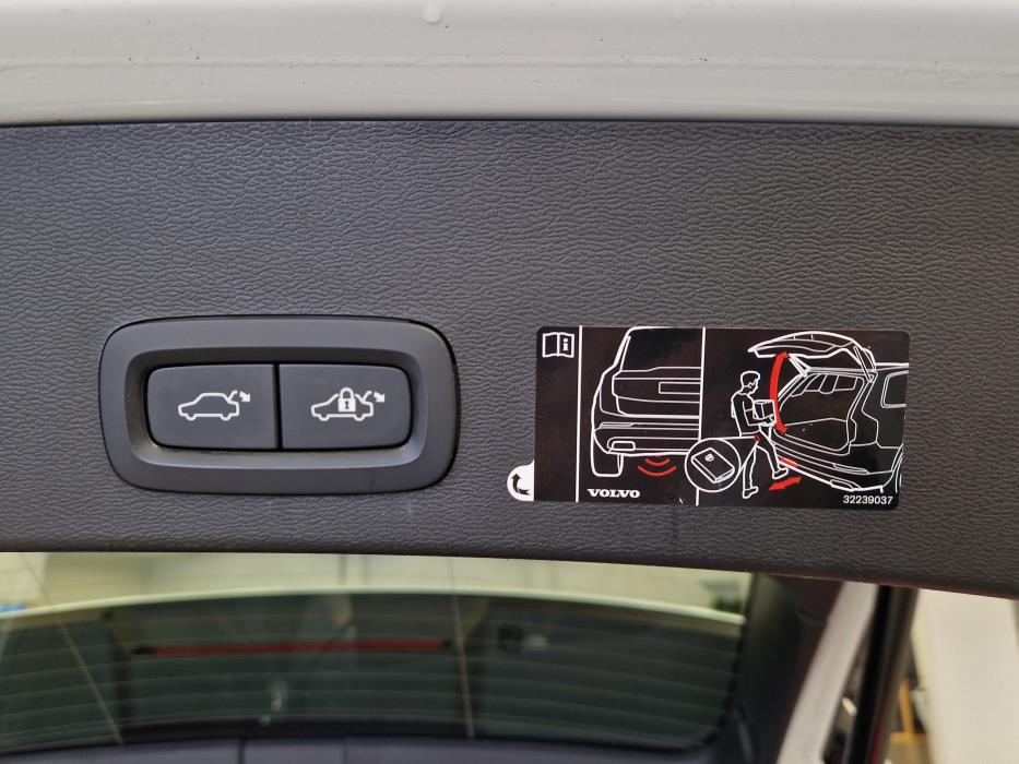 VOLVO XC40 2020