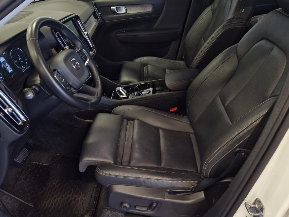 VOLVO XC40 2020