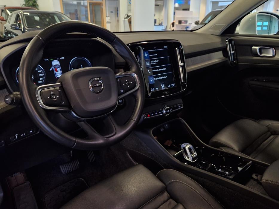 VOLVO XC40 2020