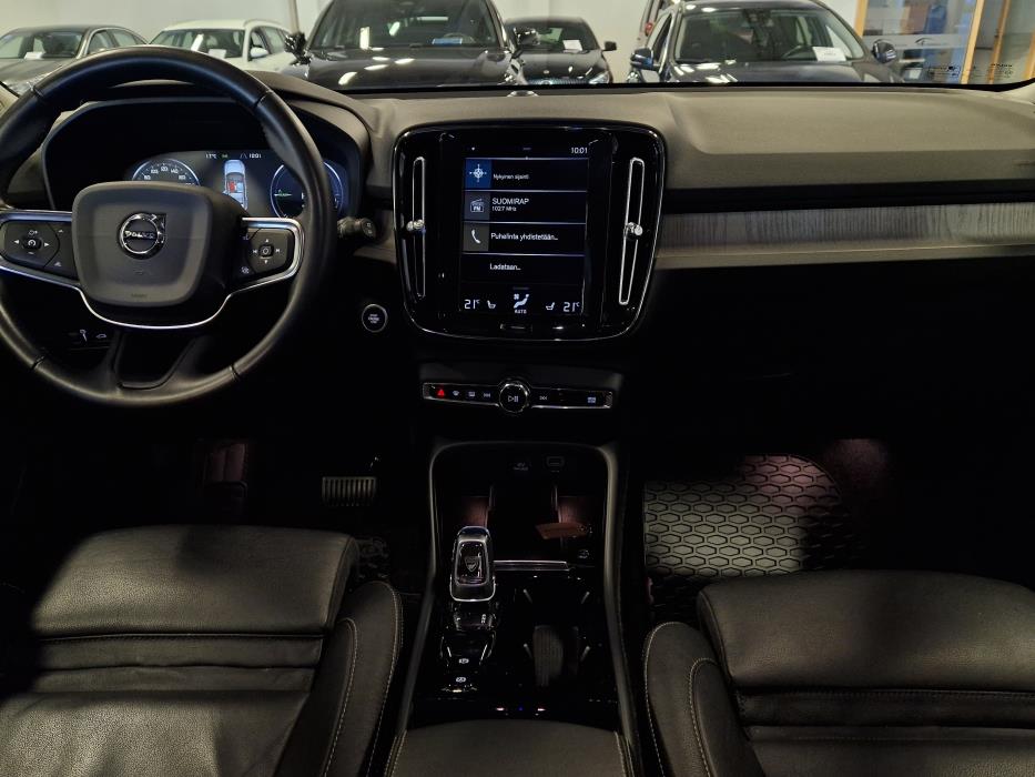 VOLVO XC40 2020