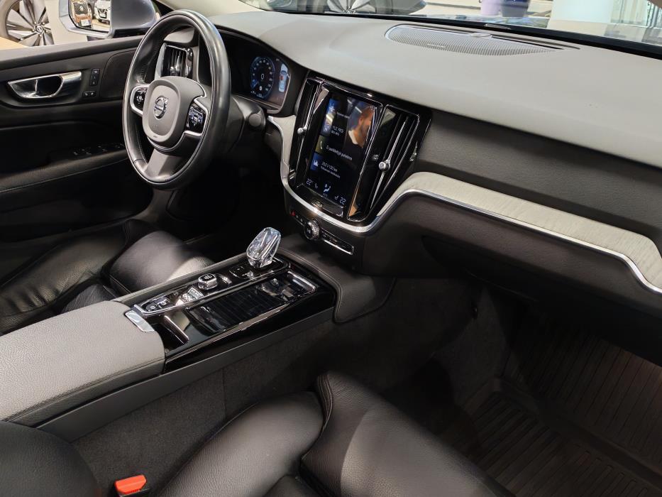 VOLVO S60 2022
