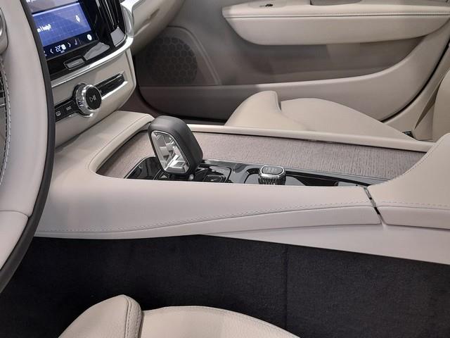 VOLVO V90 Cross Country 2023