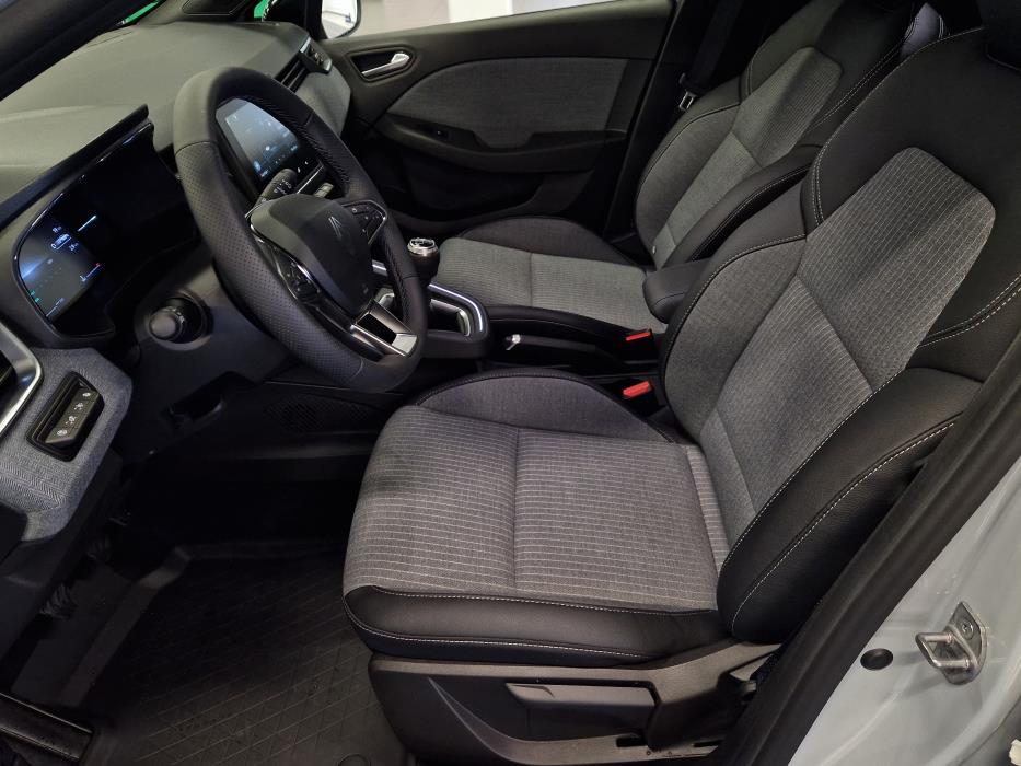 RENAULT Clio 2024