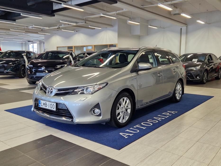 TOYOTA Auris 2013