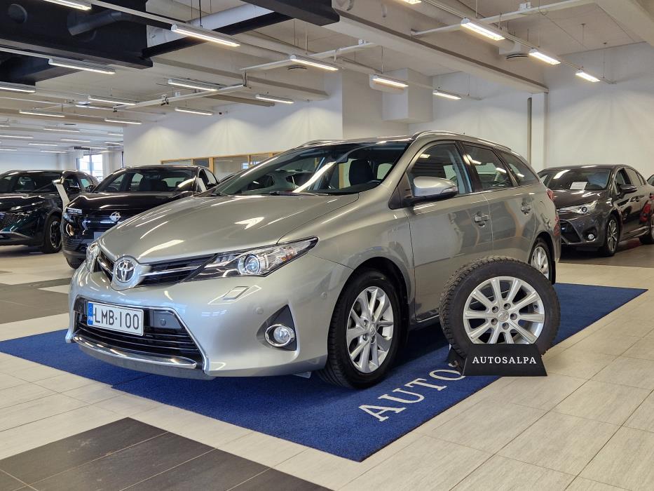 TOYOTA Auris 2013