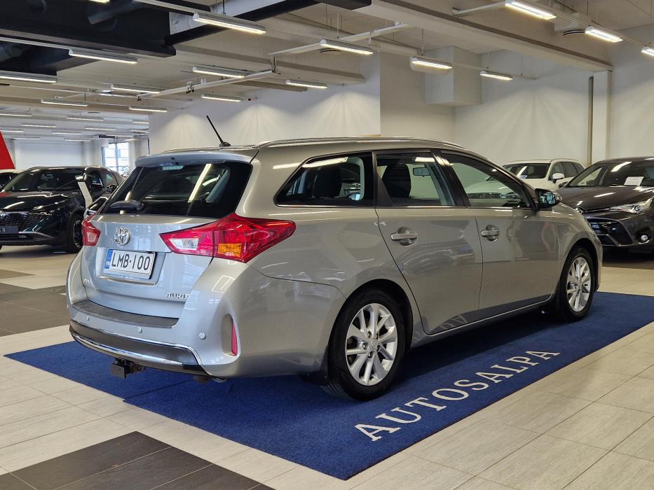 TOYOTA Auris 2013
