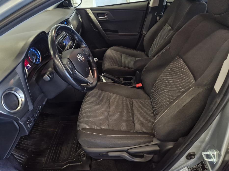TOYOTA Auris 2013